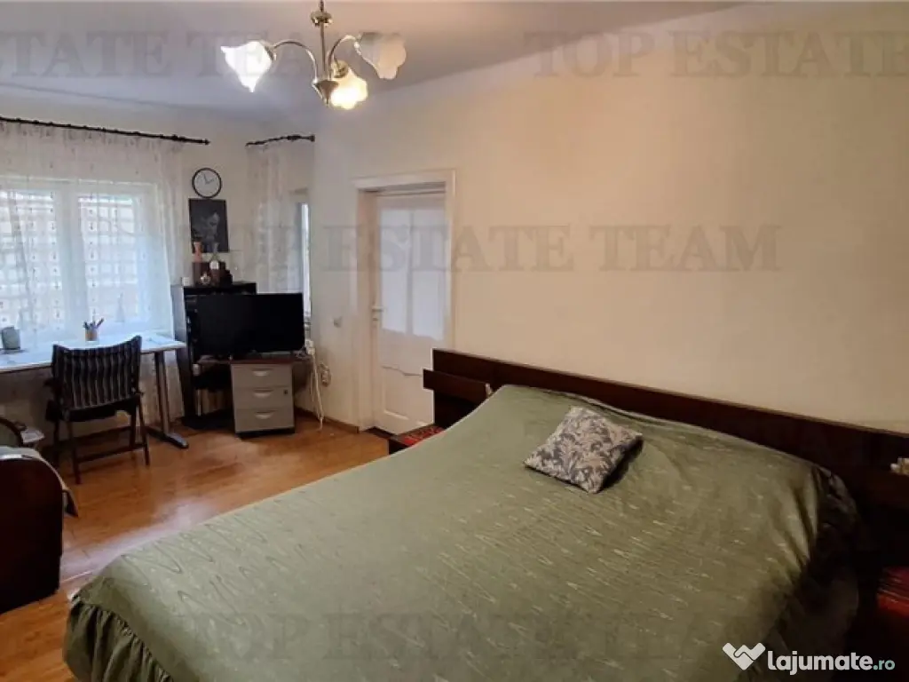 Casa rustica cu curte, 3 camere, zona Tabacarie, Constanta