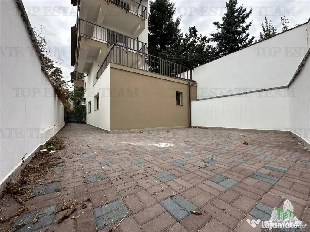 Apartament 2 camere si curte de Damaroaia 