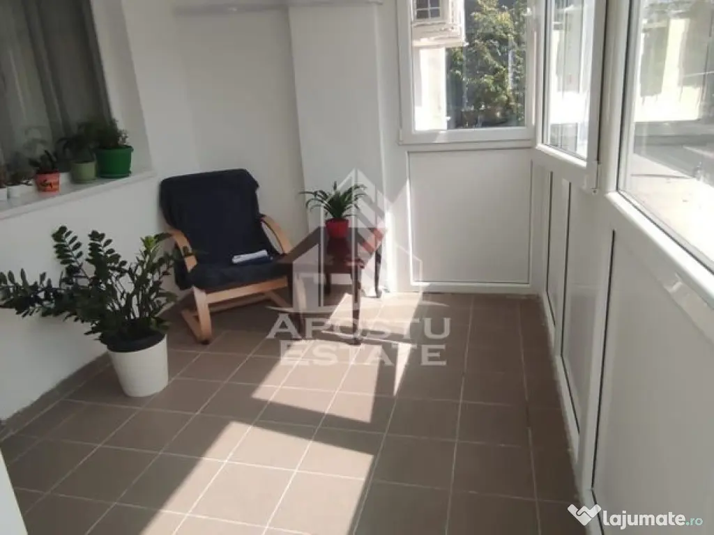 Apartament spatios cu 3 camere I etaj intermediar I zona ...