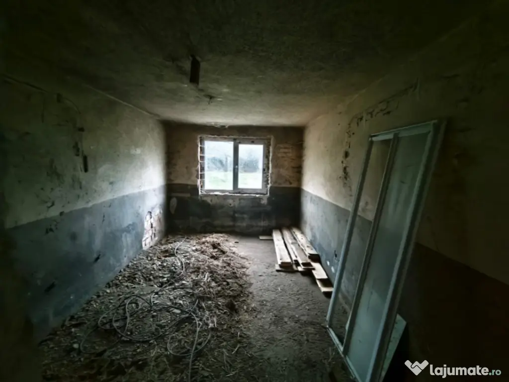 Hala + teren 8000mp de inchiriat, zona Manastioara, Siret