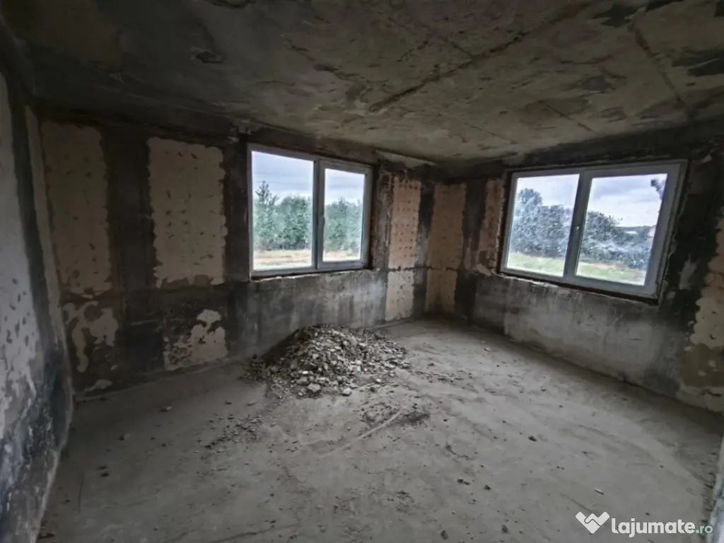 Hala + teren 8000mp de inchiriat, zona Manastioara, Siret