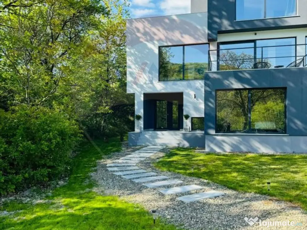 Casă Moderna De Vanzare