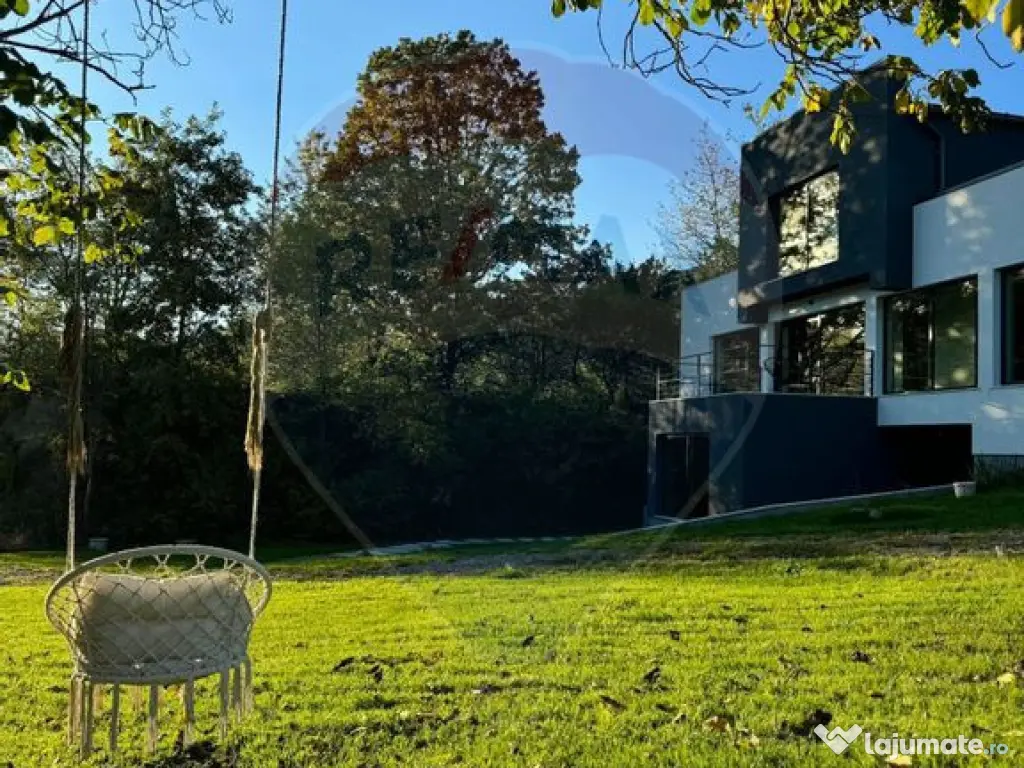 Casă Moderna De Vanzare