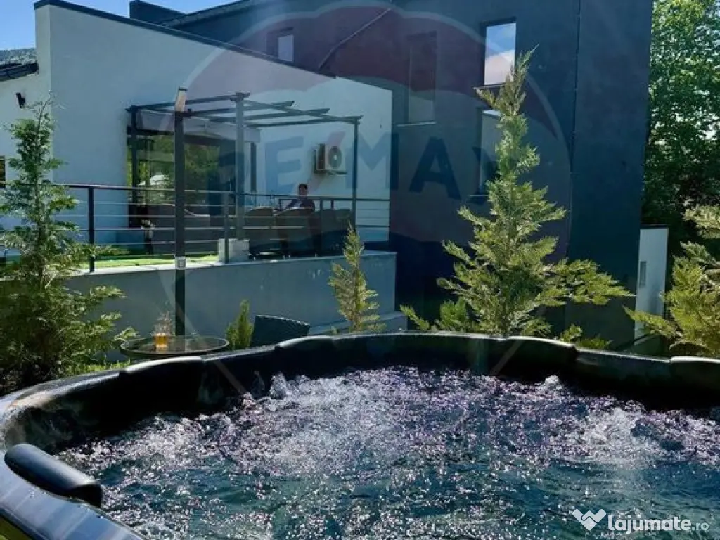 Casă Moderna De Vanzare