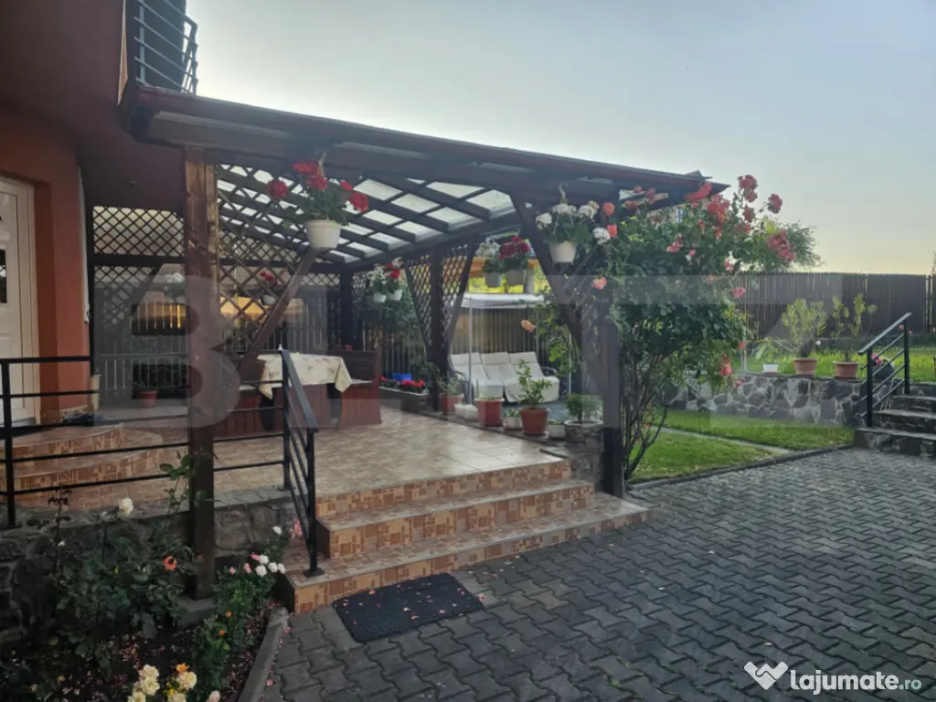 Casă solidă cu teren generos – Voiniceni, 1138 mp, zonă