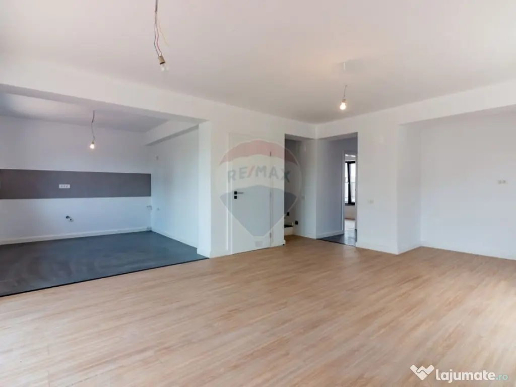 Vila 6 camere | curte generoasa | Tunari - Nord 