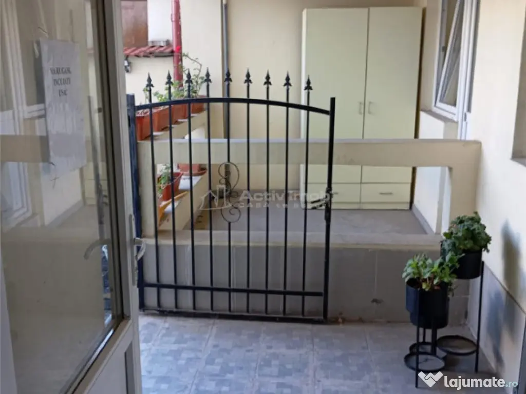 Metrou Aparatorii Patriei - 2 camere - ideal sediu firma - n 