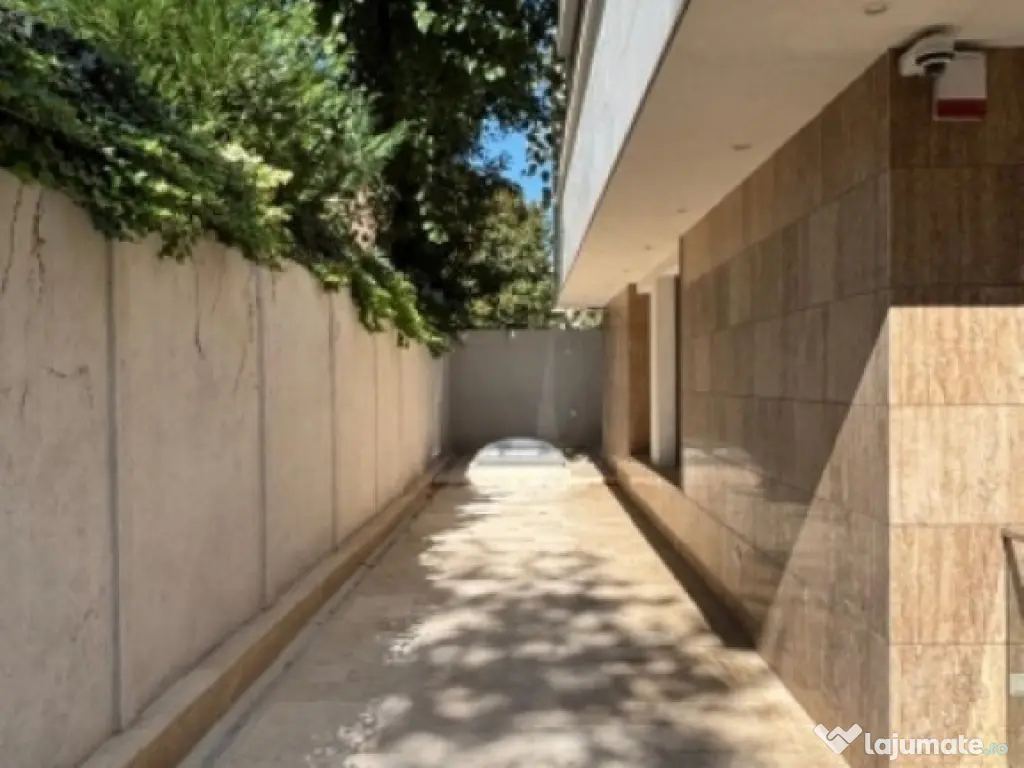 Inchiriez vila 8 camere, 300mp utili, zona Dorobanti, 6.500euro 