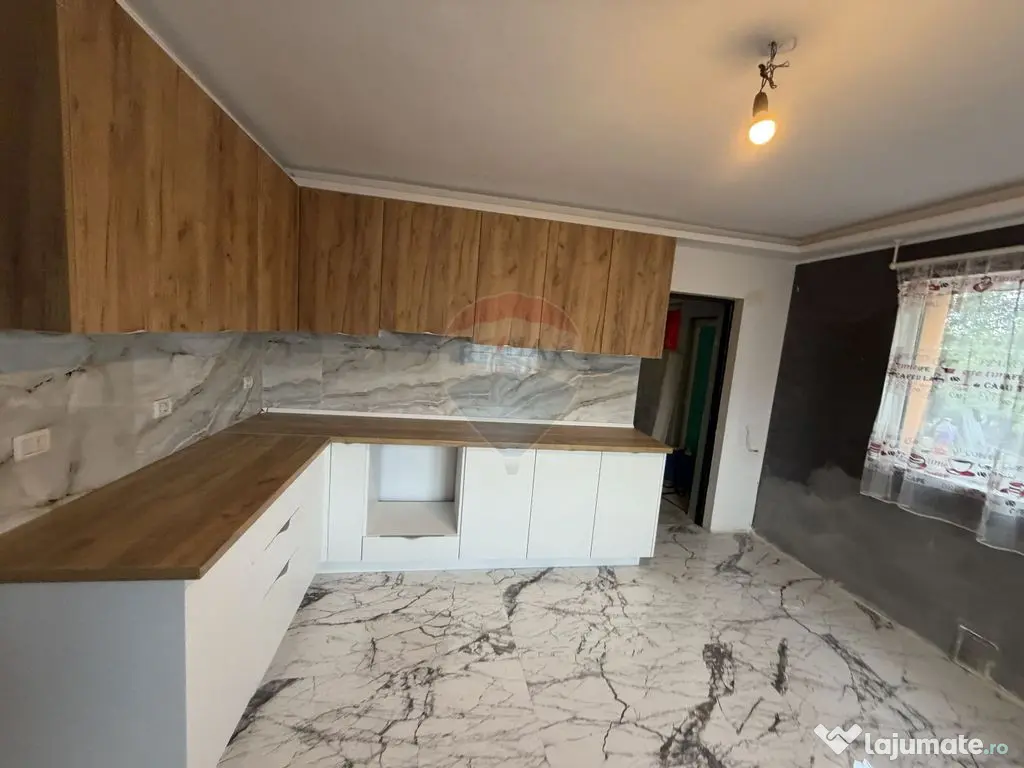 Casă / Vilă cu 8 camere