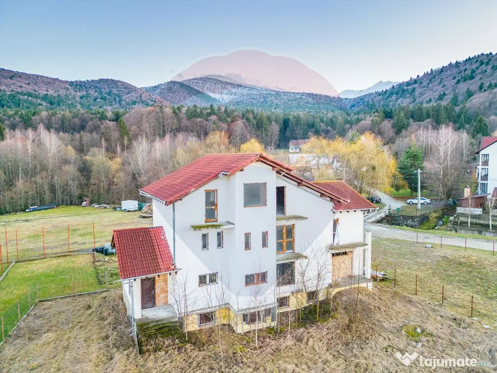 Oportunitate rară pentru dezvoltare turistică la poalel... 