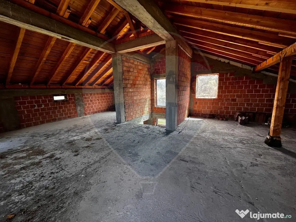 Oportunitate rară pentru dezvoltare turistică la poalel... 