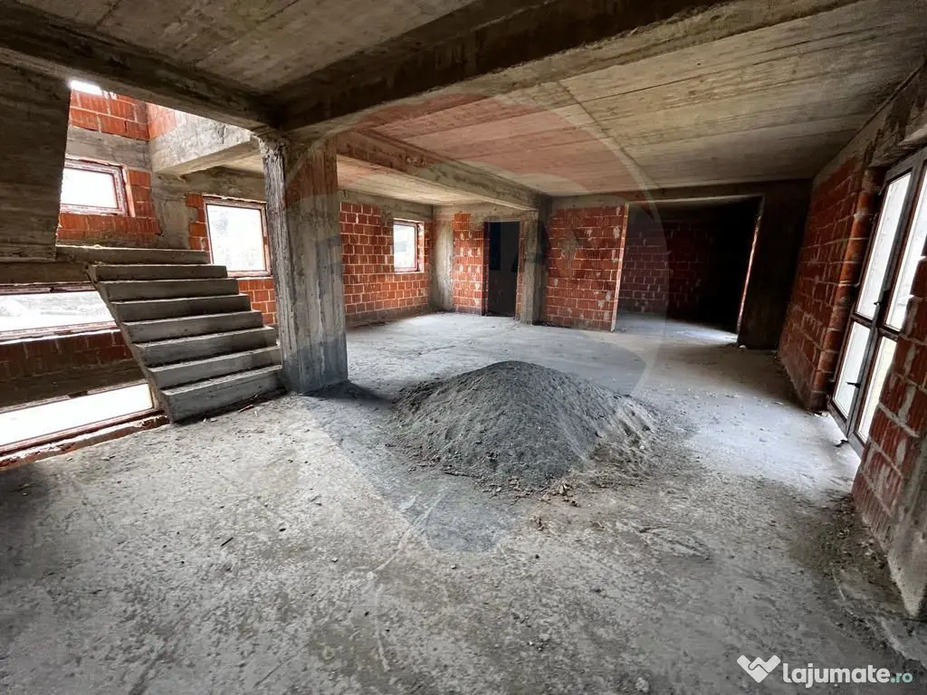 Oportunitate rară pentru dezvoltare turistică la poalel... 