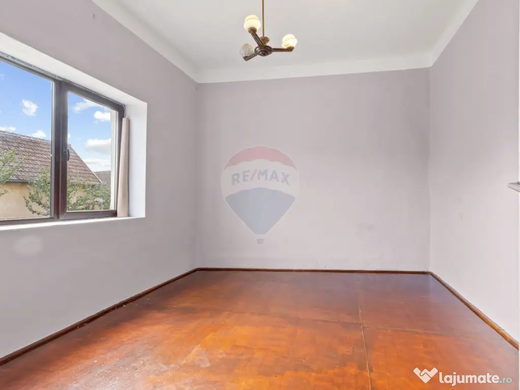 Casă renovată recent, zona centrală Pecica 