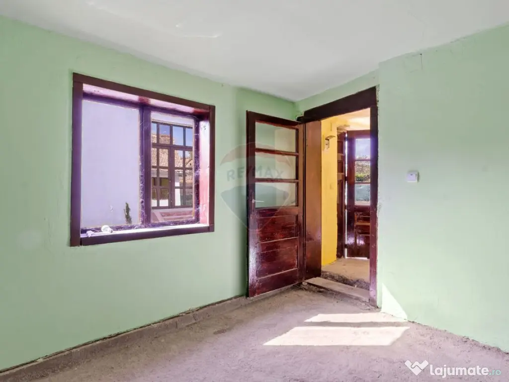 Casă renovată recent, zona centrală Pecica 