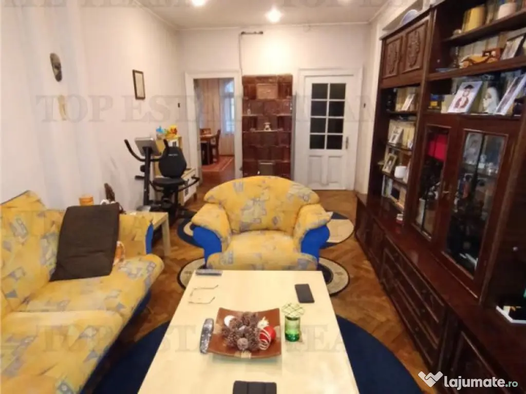 Vila cu aspect de conac in centrul Ploiestiului, ideala pent 