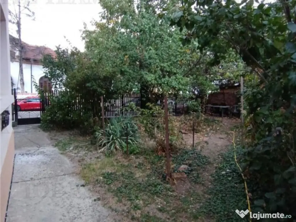 Vila cu aspect de conac in centrul Ploiestiului, ideala pent 