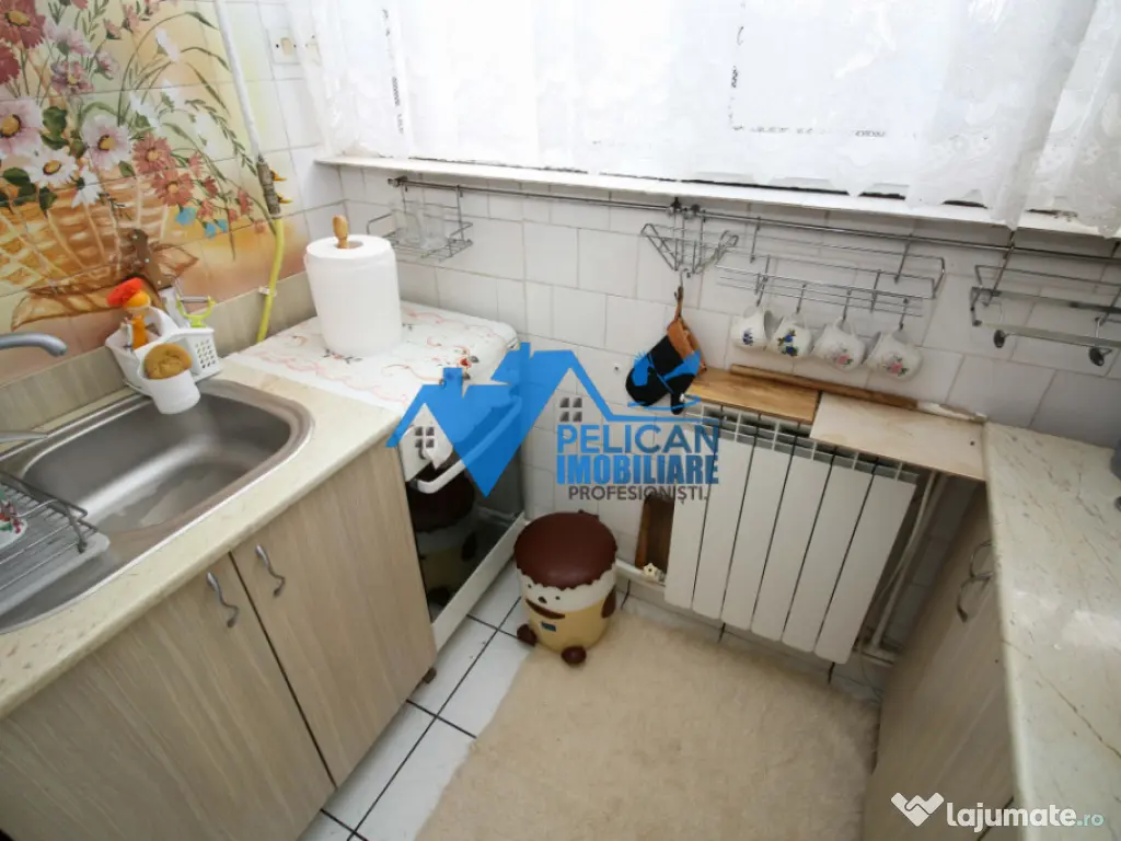 Spitalului, 2 camere, decomandat, centrala proprie 