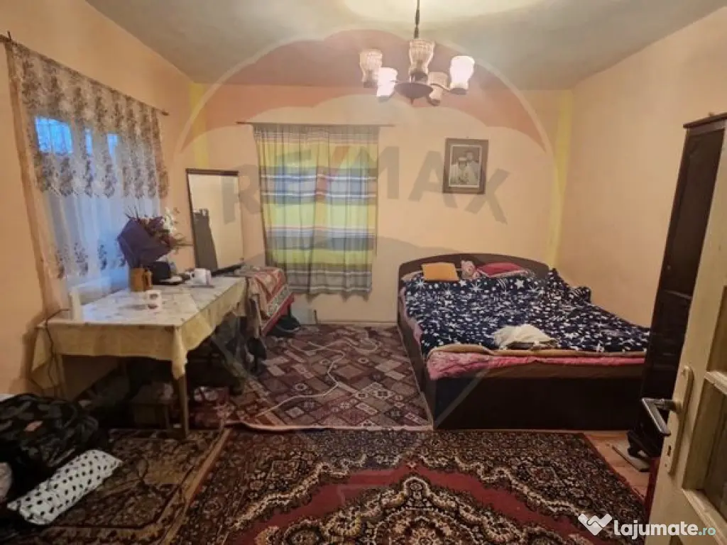 Casă / Vilă cu 4 camere de vânzare în zona Alexandriei 