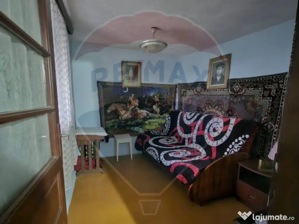 Casă / Vilă cu 4 camere de vânzare în zona Alexandriei 