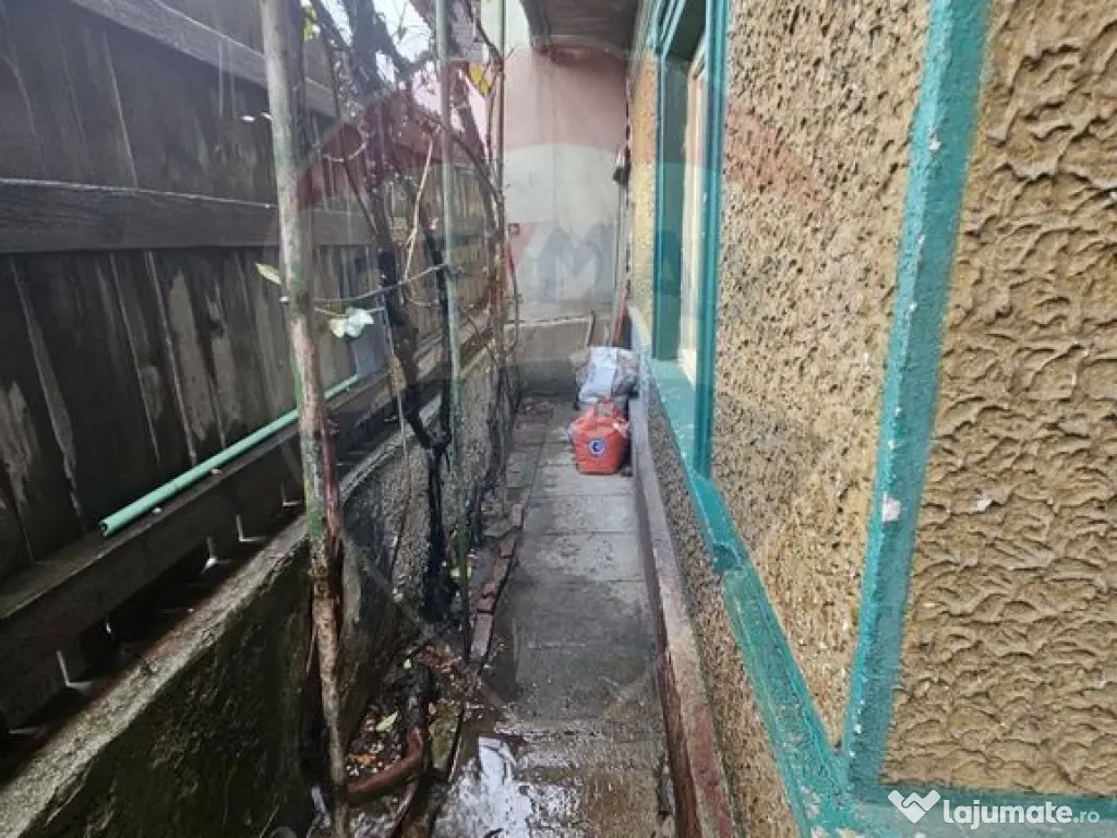 Casă / Vilă cu 4 camere de vânzare în zona Alexandriei 