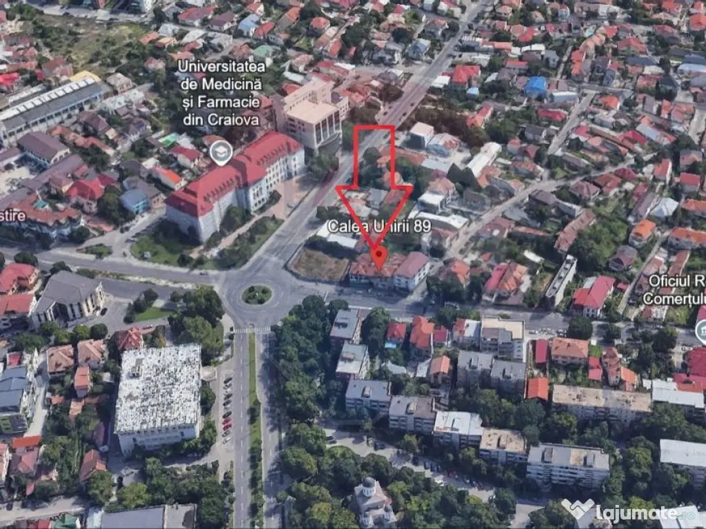 Casă / Vilă cu 10 camere de vânzare în zona 1 Mai 