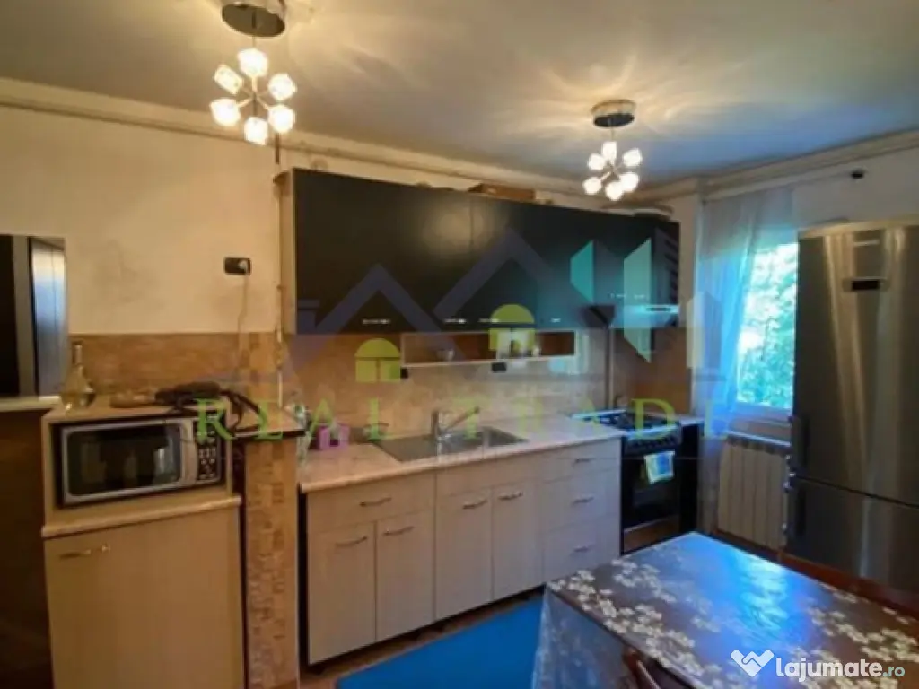 Apartament 2 camere etaj intermediar zona Gemenii 