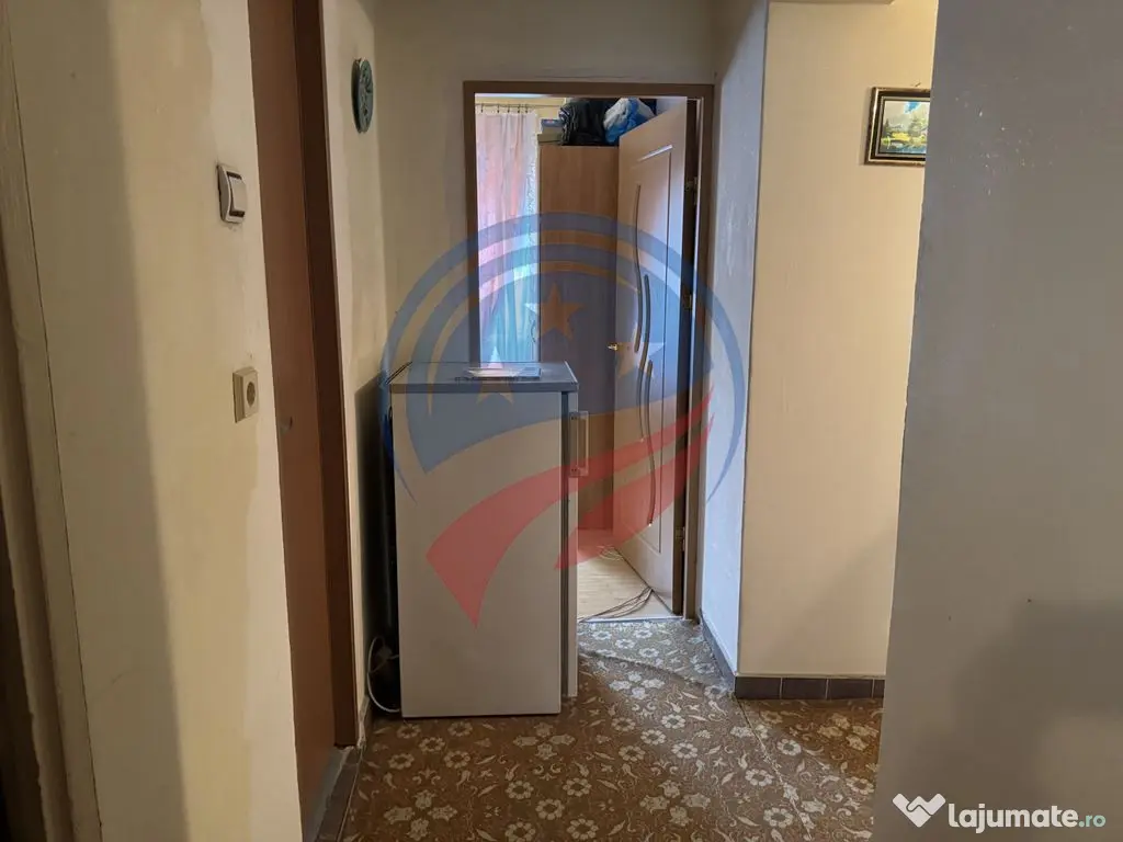 Apartament decomandat, 3 camere, zona Mall Electroputere 