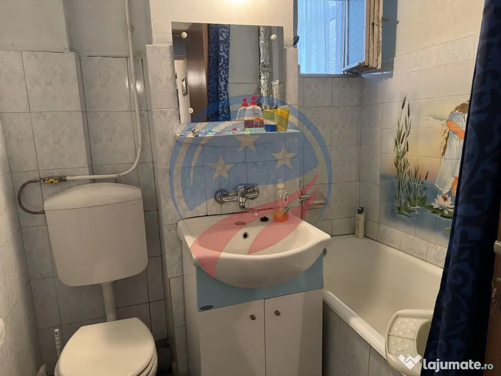 Apartament decomandat, 3 camere, zona Mall Electroputere 