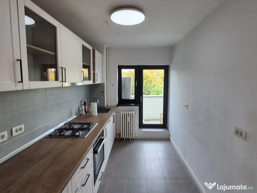 Apartament cu 3 camere 90,11 mp, bloc 1996 - Unirii