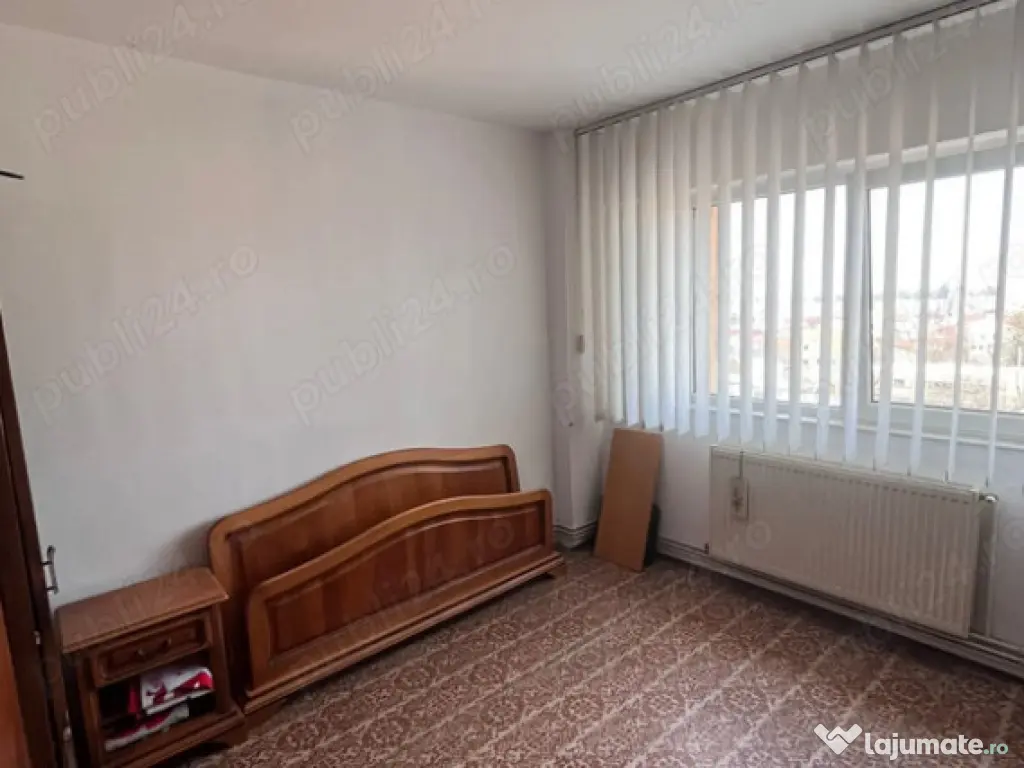 Apartament 3 camere, decomandat - zona Astra