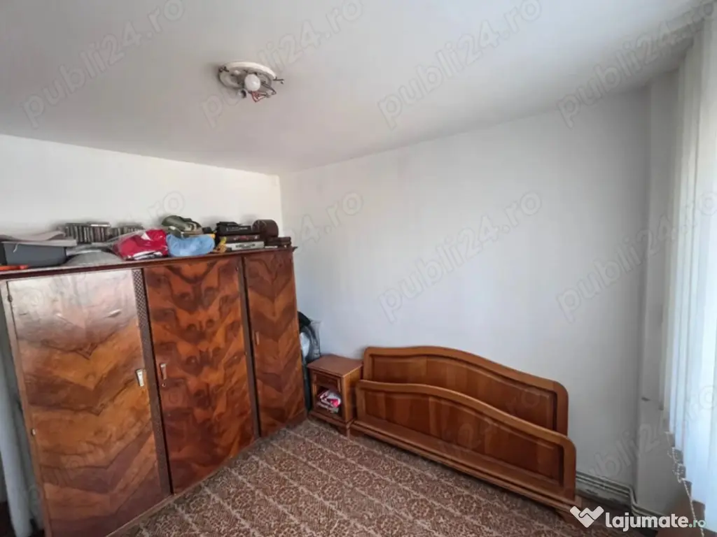 Apartament 3 camere, decomandat - zona Astra