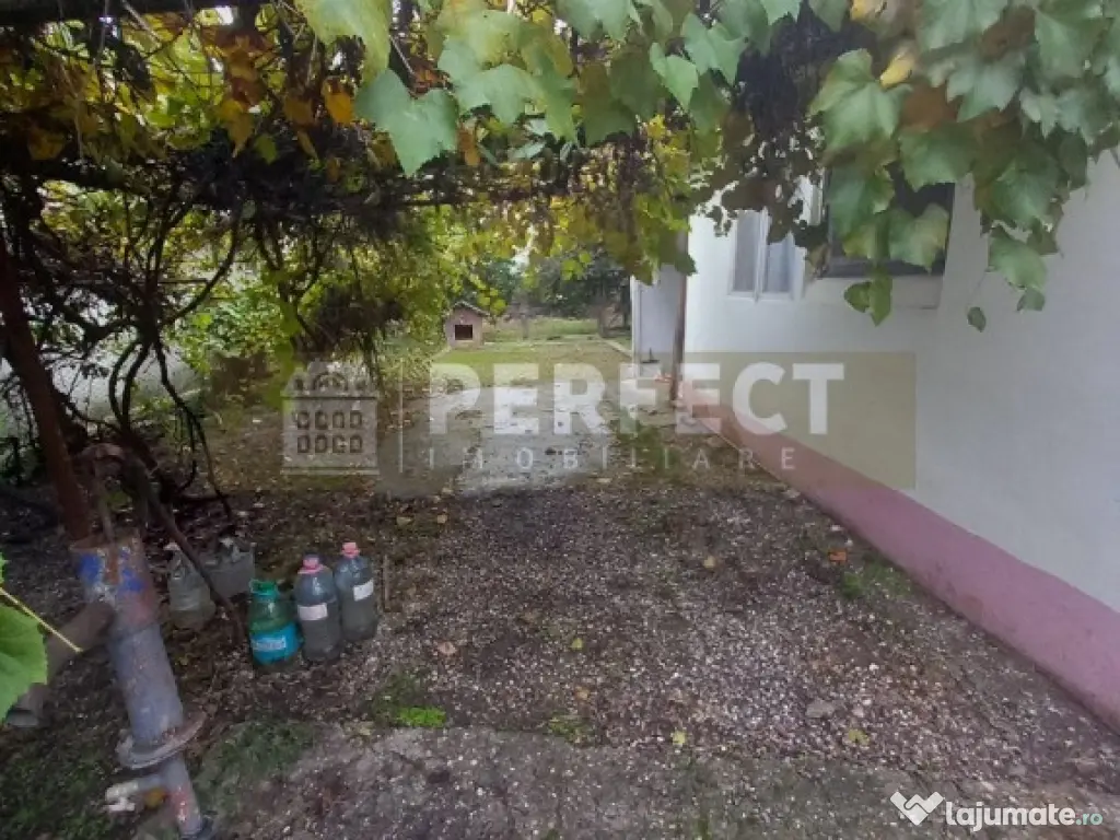 Casa cu teren in Barcanesti,la 5 km Ploiesti,Pret 61000 EUR 