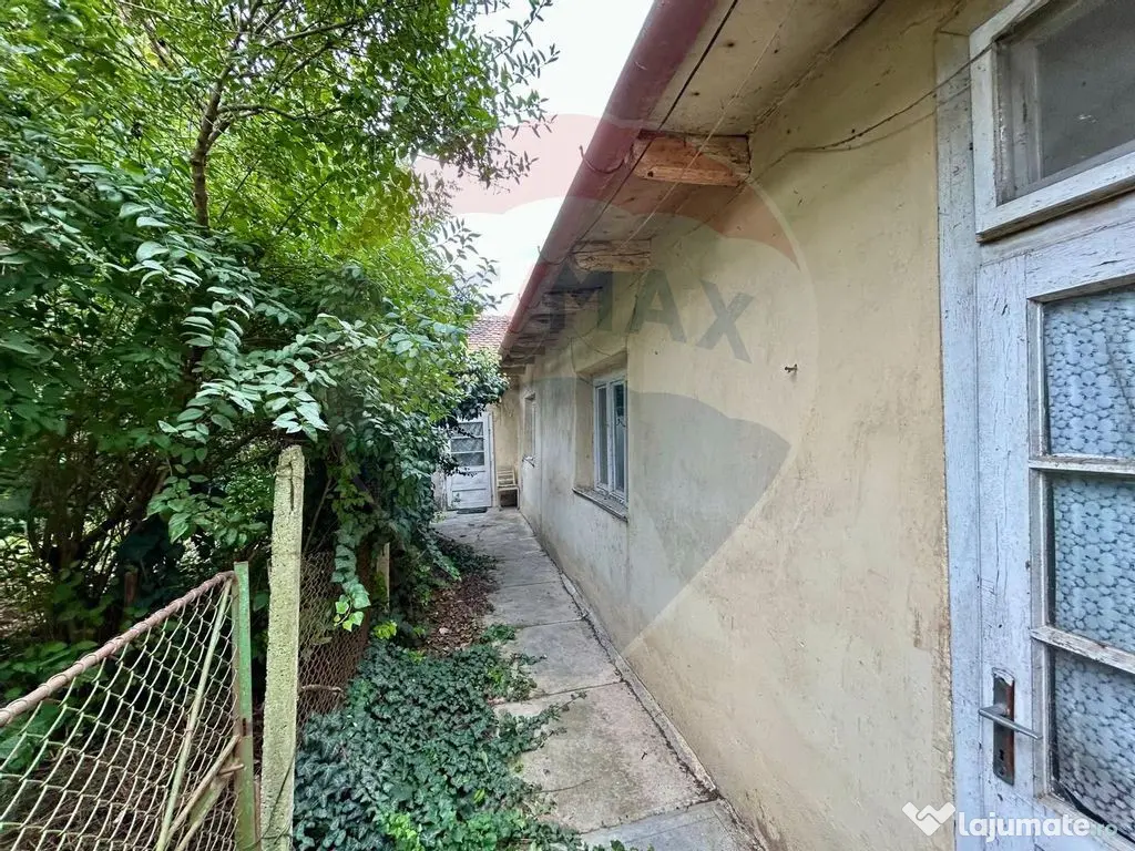 Casă de vanzare cu teren de 356 mp in Salonta 