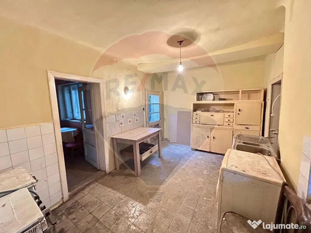 Casă de vanzare cu teren de 356 mp in Salonta 