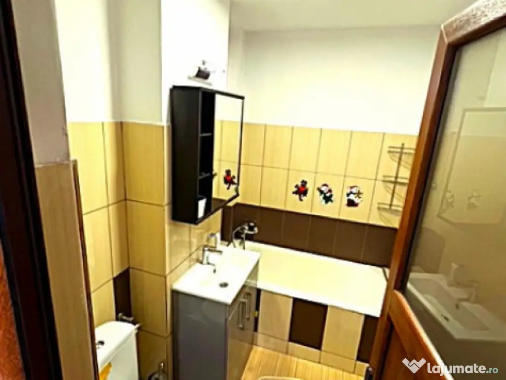 Apartament ETAJ 2 cu 3 camere complet renovat si utilat LA C