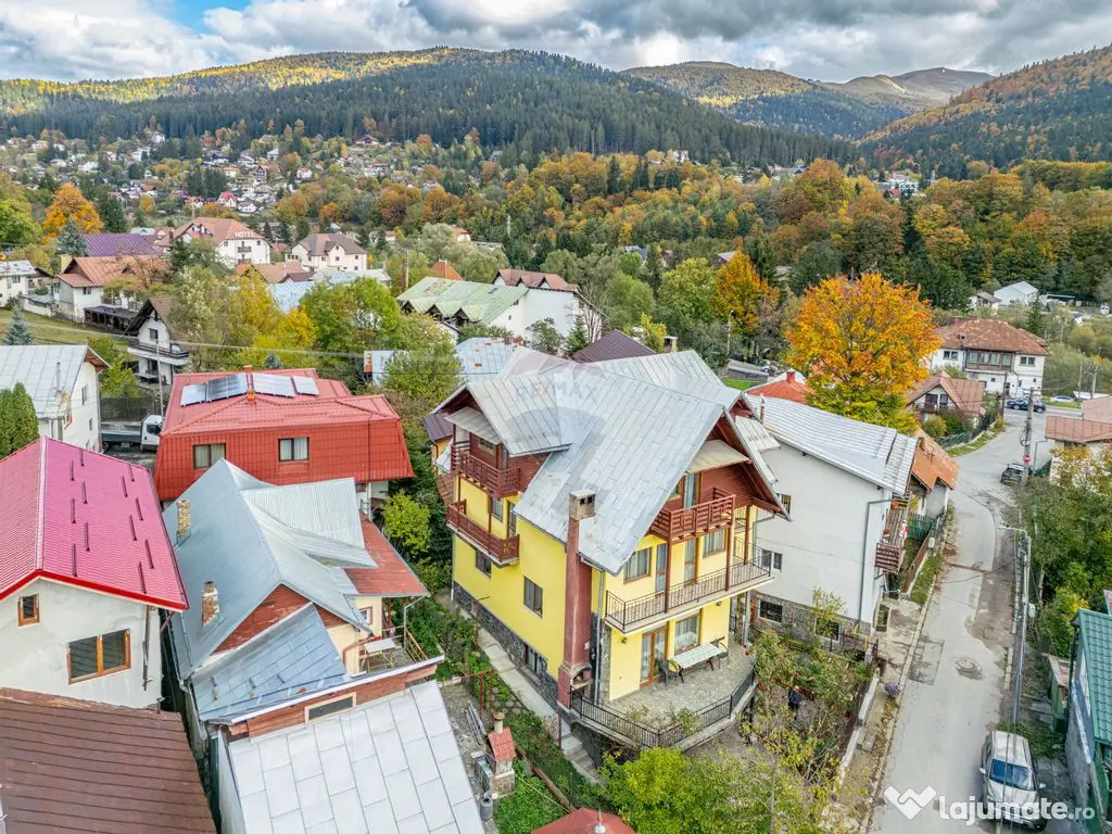 Casă spațioasă în Bușteni, cu vedere superbă către... 