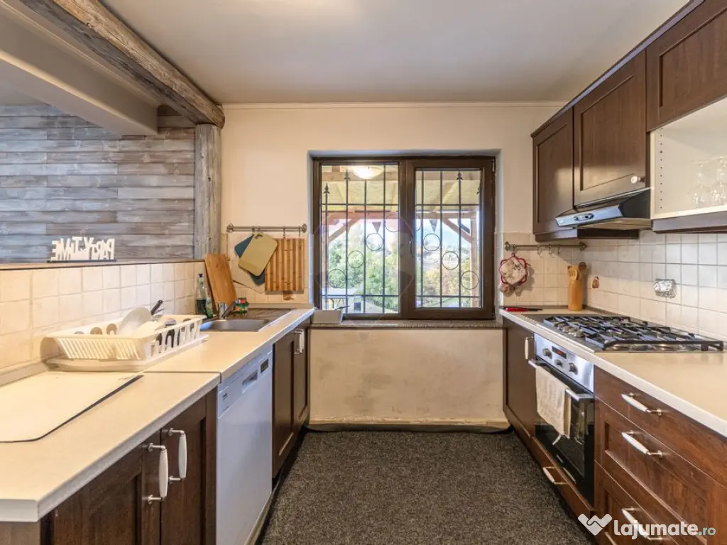 CASA cu finisaje premium de vânzare în FUNDATA, BRAŞOV... 