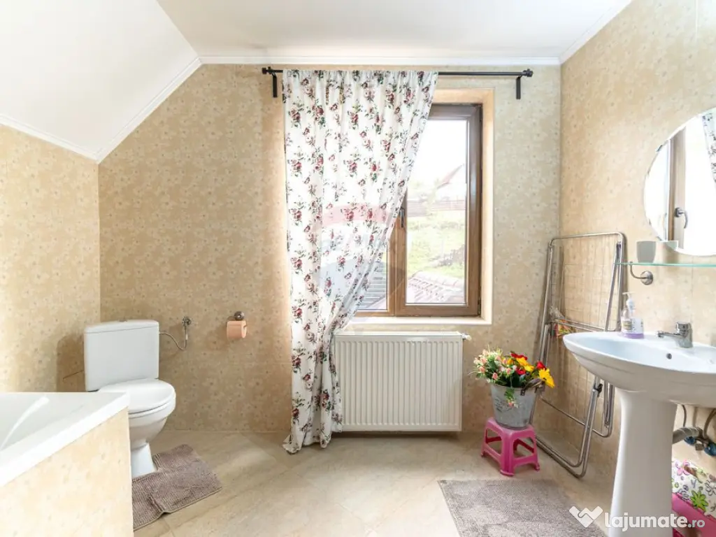 CASA cu finisaje premium de vânzare în FUNDATA, BRAŞOV... 