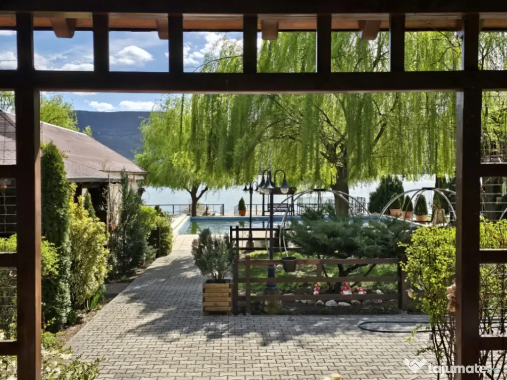 Pensiune Mont Blanc Eselnita Clisura Dunarii Comision 0 