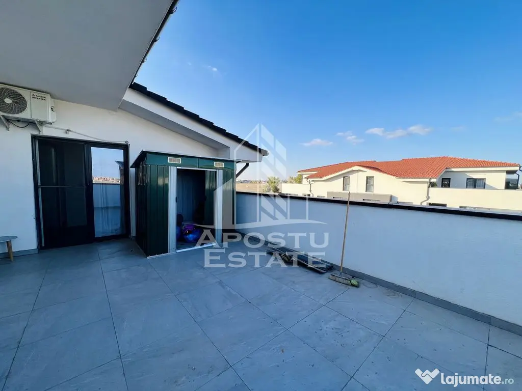 Apartament cu trei camere , decomandat , cu terasa ,in Giroc 