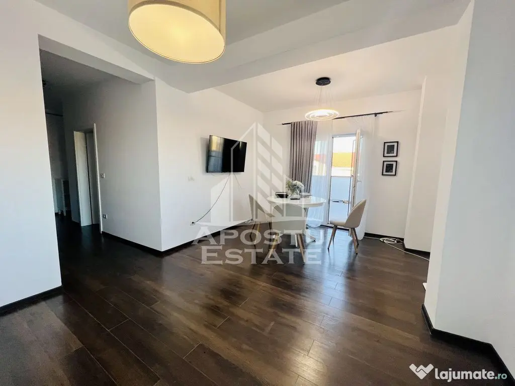 Apartament cu trei camere , decomandat , cu terasa ,in Giroc 