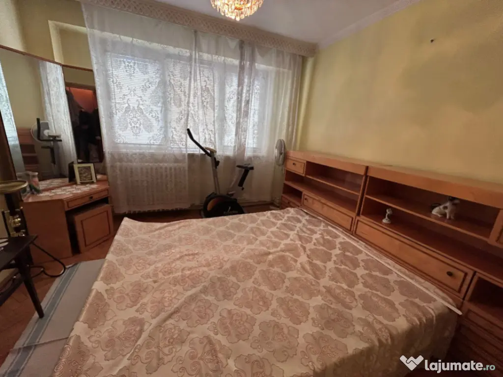 Apartament 3 camere confort 1 decomandat, Plantelor, etaj 3.