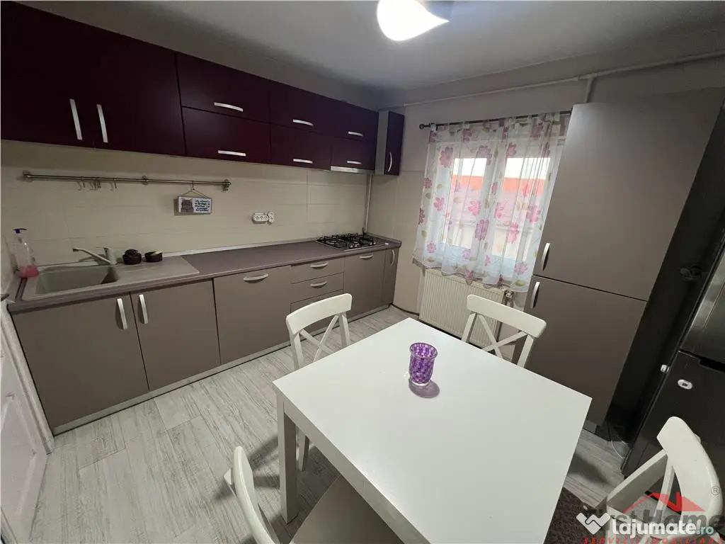 Ap 4 camere,renovat,3 AC, centrala, mobilat si utilat, Petre 