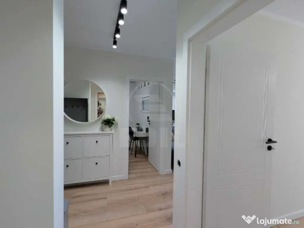 Apartament 3 camere semidecomandat zona Eroilor 