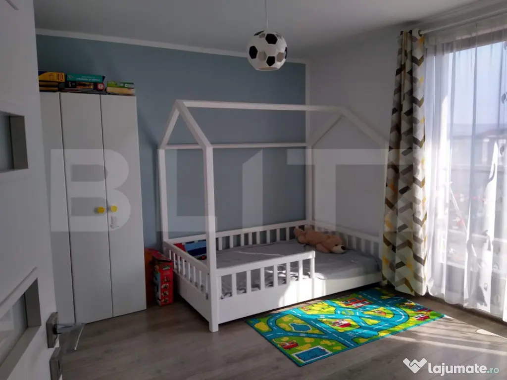 Apartament cu 3 camere, terasa, etaj retras, parcare, bloc n