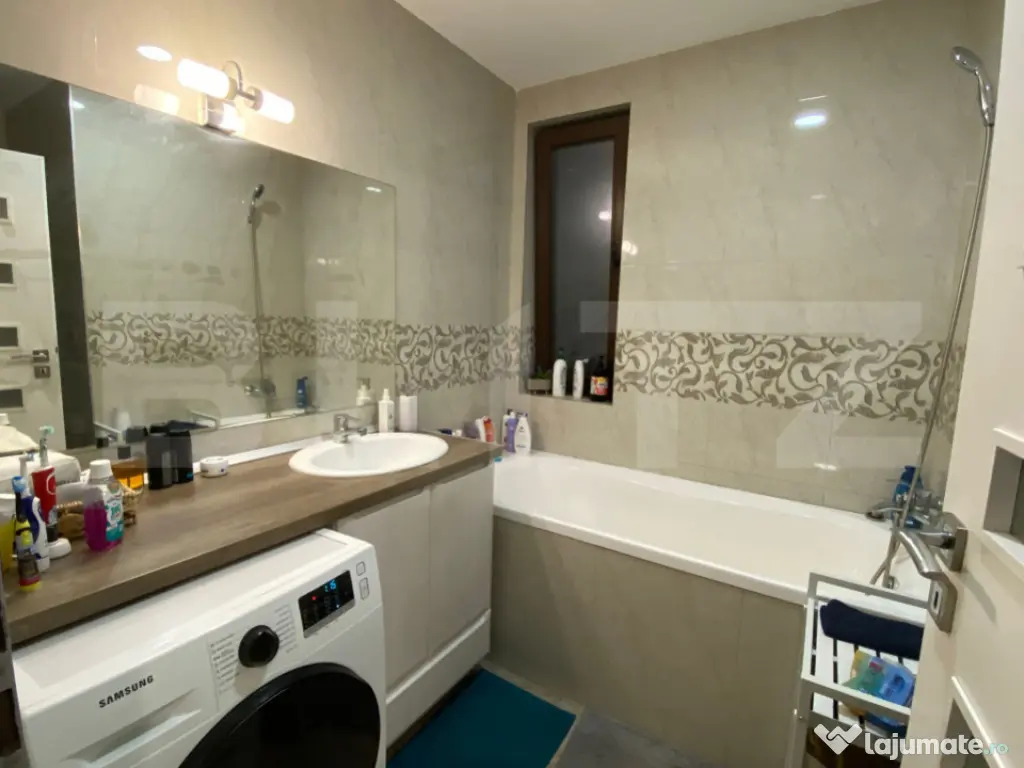 Apartament cu 3 camere, terasa, etaj retras, parcare, bloc n