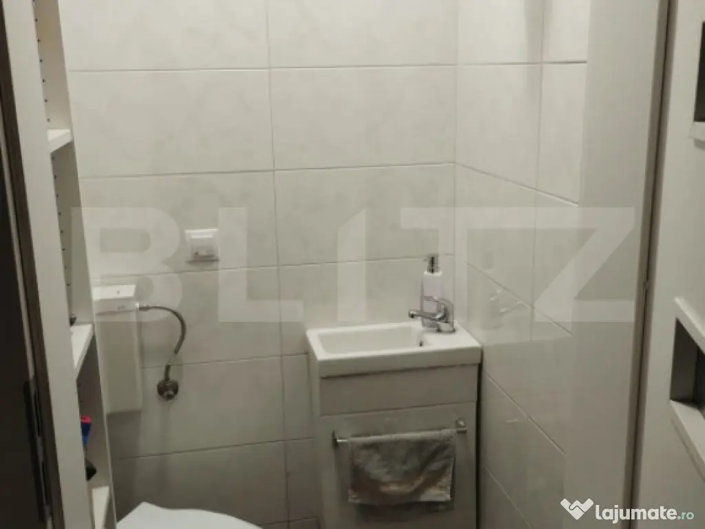 Apartament cu 3 camere, terasa, etaj retras, parcare, bloc n