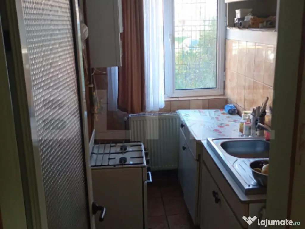 Apartament mobilat, 40 mp, zona Micro 11