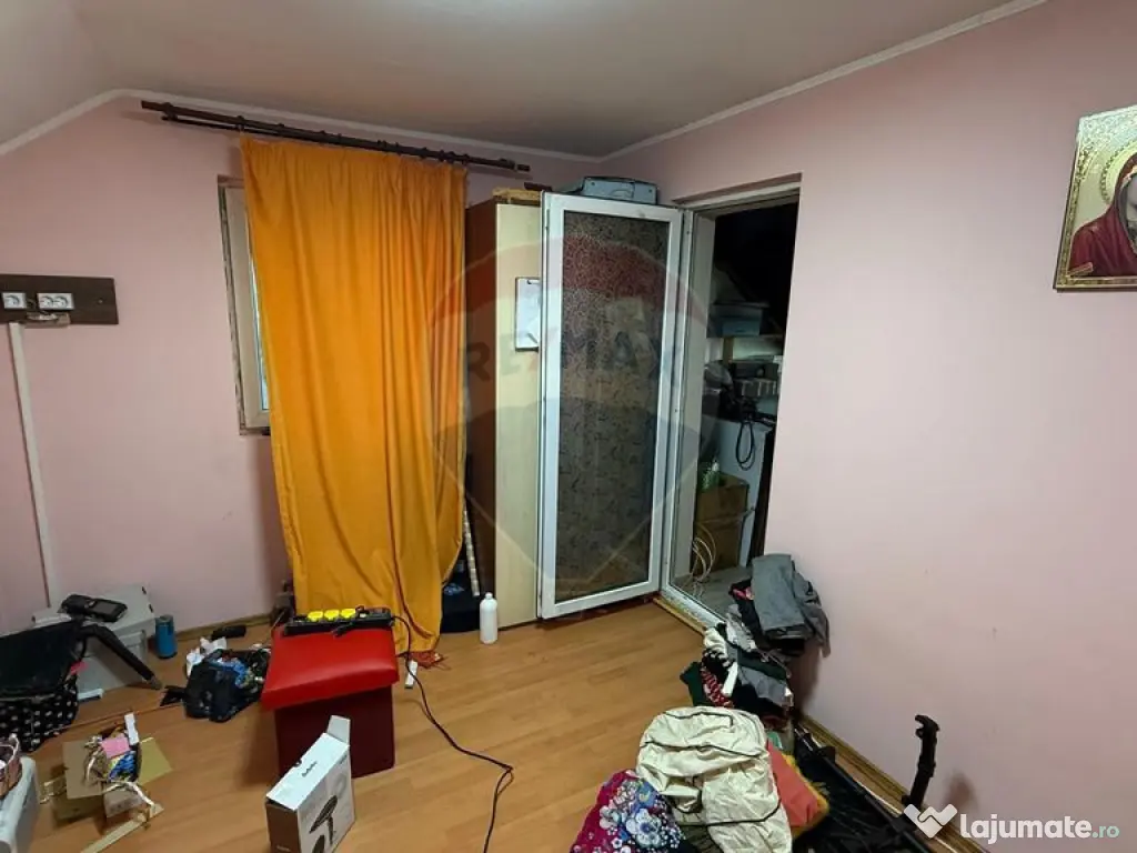 Casă / Vilă cu 5 camere 