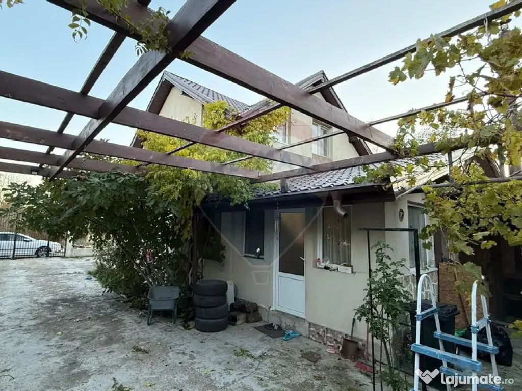 Casă / Vilă cu 5 camere 